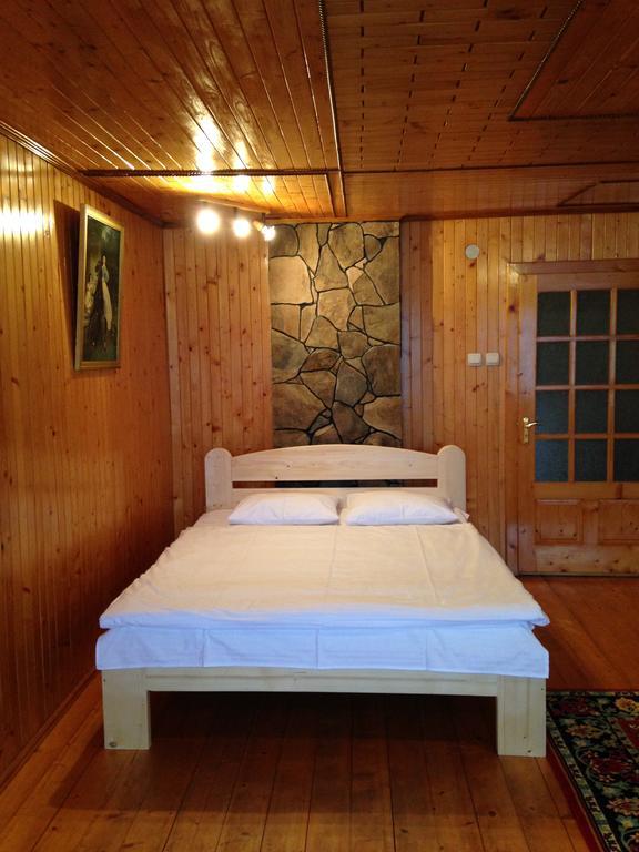 Hotel Usadba Tatarchik à Tatariv Extérieur photo