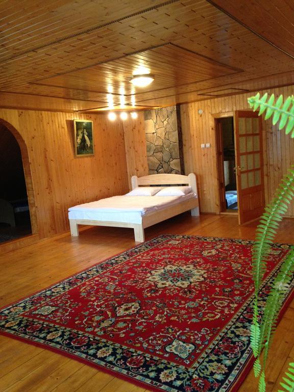 Hotel Usadba Tatarchik à Tatariv Extérieur photo
